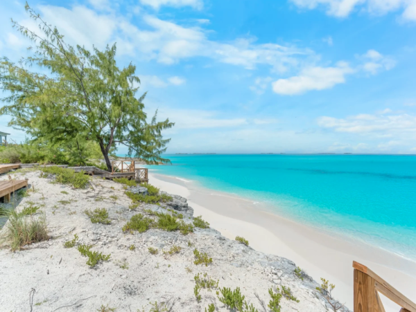 Luxurious 7-Bedroom Beachfront Retreat in Little Exuma, Bahamas